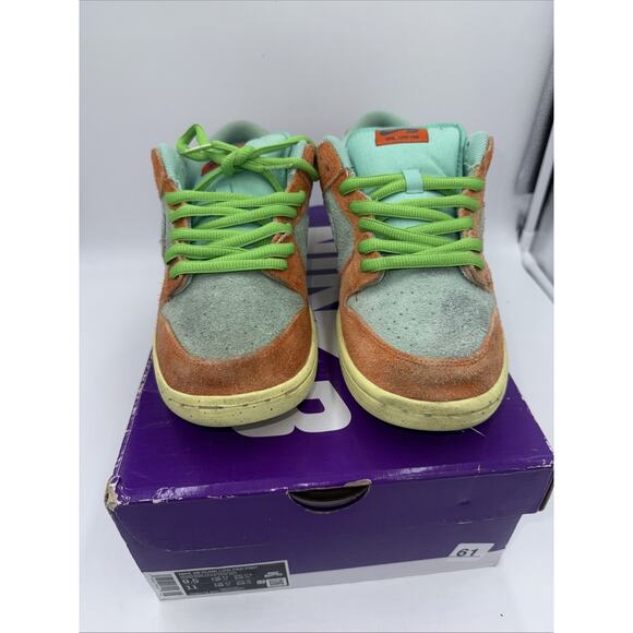 Size 9.5 - Nike Dunk SB Low Orange Emerald Rise BS825 - Picture 1 of 7